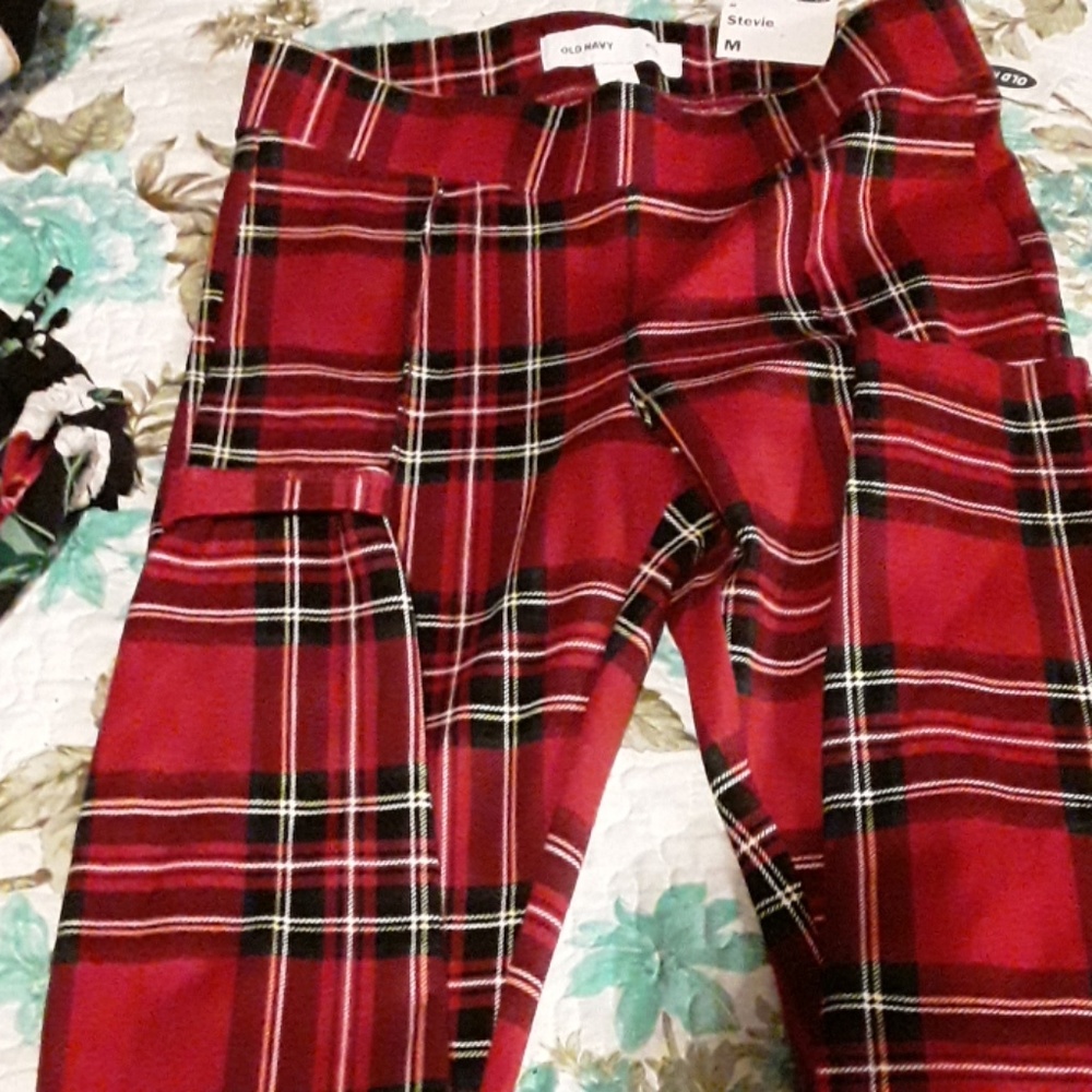 Plaid skinny pants w/ tags very cute on.